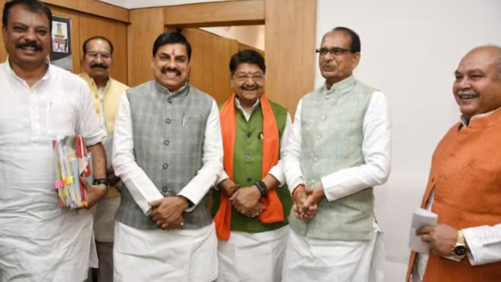 MP Budget 2025: मध्यप्रदेश का अब तक का सबसे बड़ा बजट पेश, बजट के बीच अचानक क्यों पहुंचे पूर्व मुख्यमंत्री शिवराज सिंह चौहान?