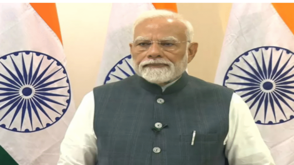 खराब मौसम के कारण सिक्किम नहीं गए PM Modi, वर्चुअली किया संबोधन - Samachar Mirchi