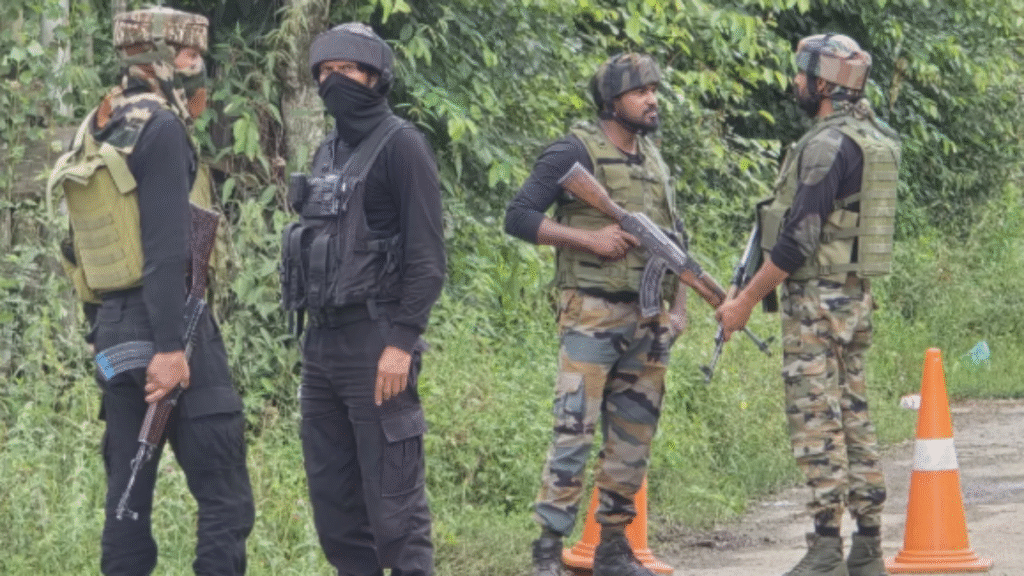 जम्मू-कश्मीर: ‘महादेव’ के बाद अब ऑपरेशन शिवशक्ति, LoC के पास एनकाउंटर में दो आतंकी ढेर जम्मू-कश्मीर: ‘महादेव’ के बाद अब ऑपरेशन शिवशक्ति, LoC के पास एनकाउंटर में दो आतंकी ढेर - Samachar Mirchi