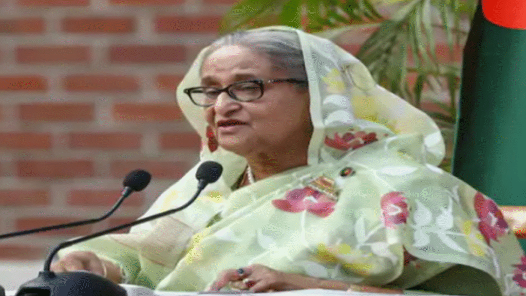 Bangladesh: लीक ऑडियो में शेख हसीना का बड़ा दावा, तख्तापलट से पहले अफसर से बातचीत का ऑडियो लीक Bangladesh: लीक ऑडियो में शेख हसीना का बड़ा दावा, तख्तापलट से पहले अफसर से बातचीत का ऑडियो लीक - Samachar Mirchi