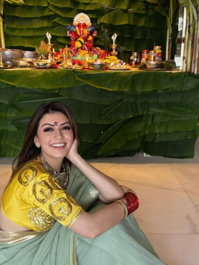 Ganesh Chaturthi 2025: भक्ति में डूबे सेलेब्स, परिवार के साथ किया बप्पा का स्वागत