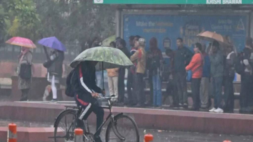 Weather Update: झमाझम बारिश का सिर्फ इंतजार, बढ़ेगा तापमान और उमस करेगी परेशान