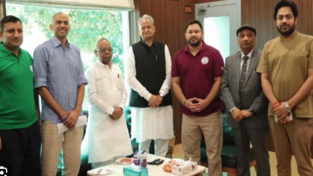 …तो गहलोत सुलझाएंगे महागठबंधन की गांठ? पटना पहुंचते ही तेजस्वी के साथ  हुई मीटिंग - Samachar Mirchi