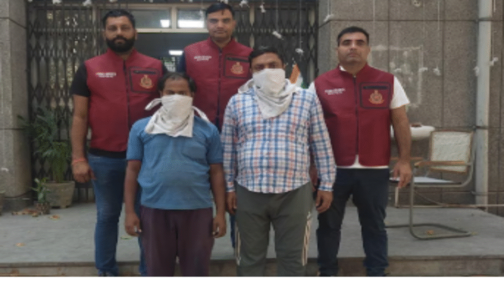 दिल्ली में नकली ENO फैक्ट्री का भंडाफोड़: 91,000 से ज्यादा नकली पाउच जब्त - Samachar Mirchi