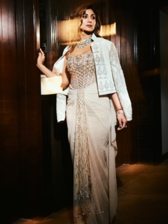 शिल्पा शेट्टी की  सबसे खूबसूरत तस्वीरें: 50 की उम्र में भी 25 की लगती है ये हसीना