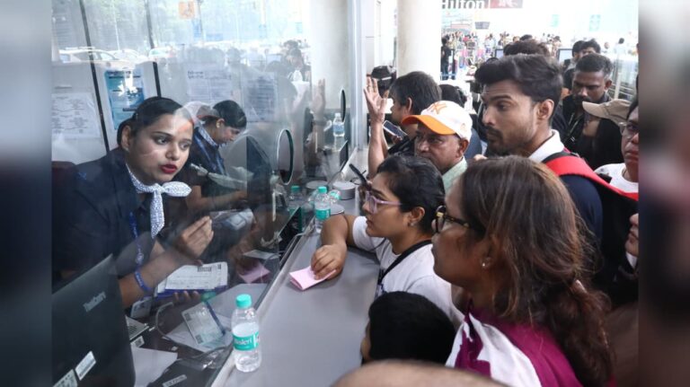 इंडिगो उड़ानों का संकट: पांचवें दिन भी सैकड़ों फ्लाइट रद्द, हवाईअड्डों पर हाहाकार