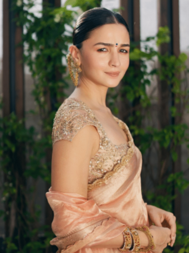 खूबसूरत लगीं आलिया भट्ट, ‘रानी’ की अदाओं पर फिदा हुए फैंस