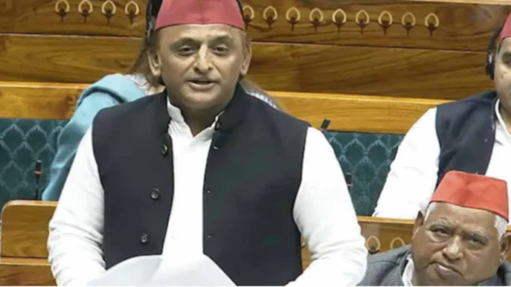 Vande Mataram: लोकसभा में अखिलेश यादव बोले-आजादी की लड़ाई में वंदे मातरम् ने दी असीम ऊर्जा