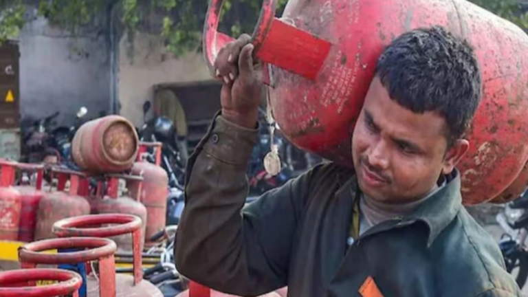 नए साल 2026 से 10 बड़े बदलाव: PAN से LPG तक, आपकी जेब पर सीधा असर!