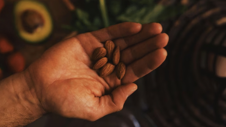 गमले में बादाम उगाना हुआ आसान: सही मिट्टी, सही तैयारी और खास टिप्स से पाएं भरपूर पौधा