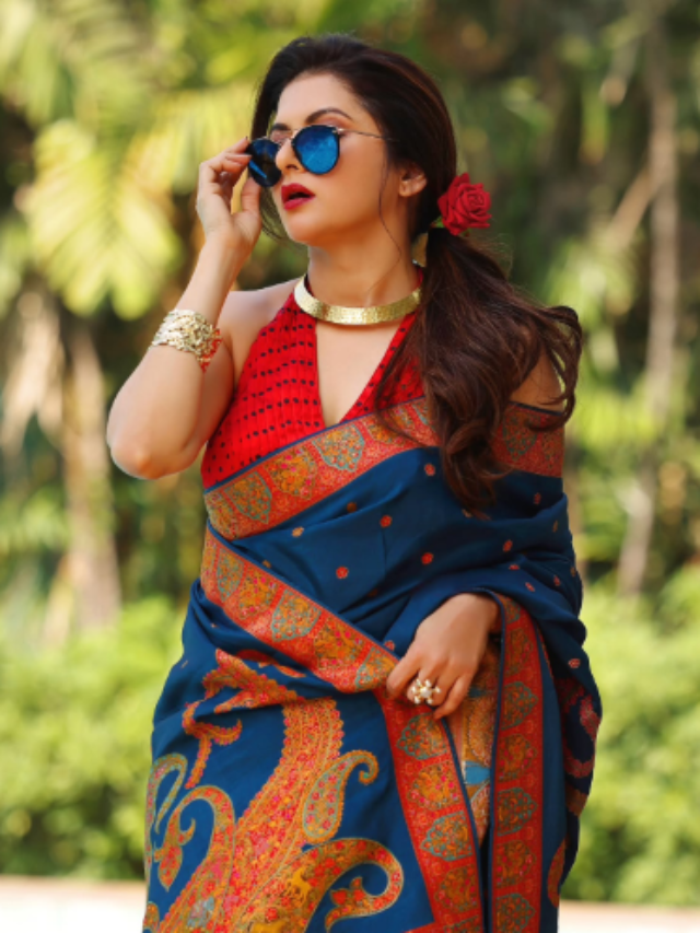 56 साल की उम्र में भी यंग दिखती हैं भाग्यश्री, देखें उनकी  खूबसूरत तस्वीरें