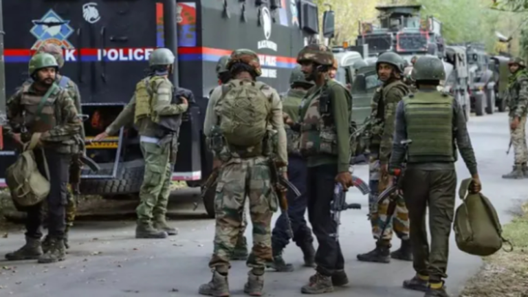 जम्मू-कश्मीर में छिपे जैश के तीन आतंकी,बर्फीले इलाकों में सेना का सर्च ऑपरेशन तेज