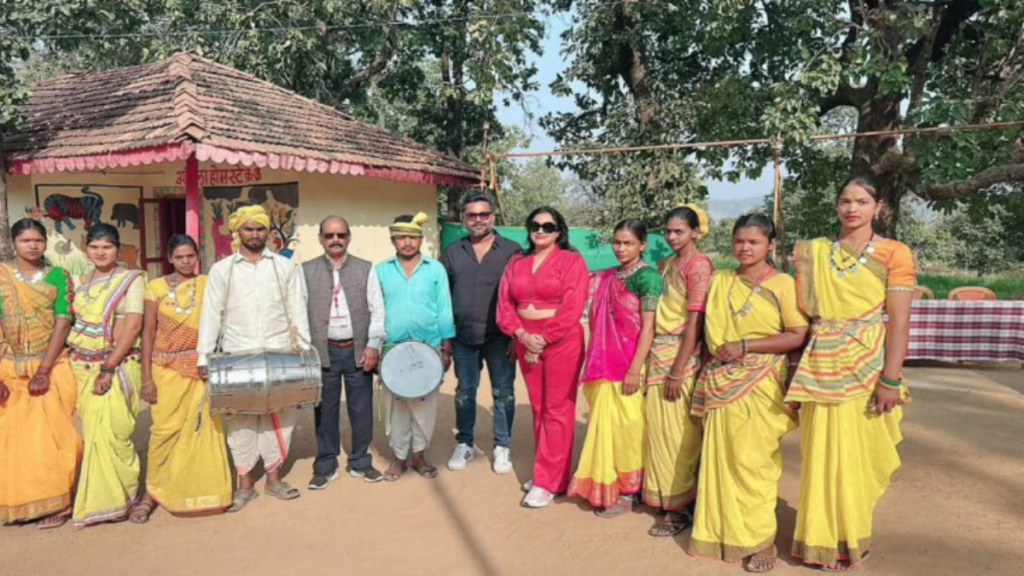 अब फिल्मों में भी दिखेगा हमारा छिंदवाड़ा, मुंबई की टीम ने देखी लोकेशन्स अब फिल्मों में भी दिखेगा हमारा छिंदवाड़ा, मुंबई की टीम ने देखी लोकेशन्स - Samachar Mirchi