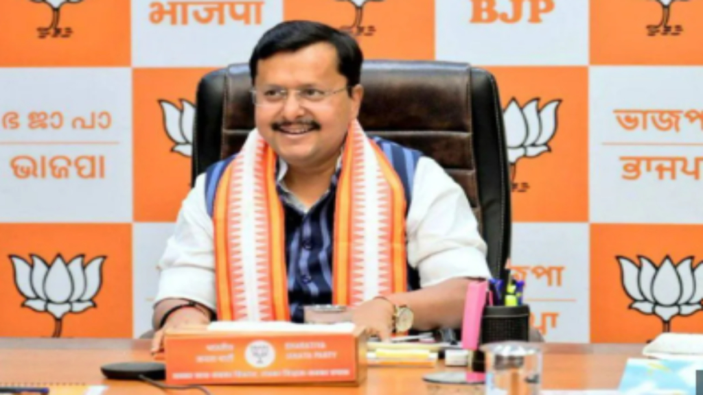 बंगाल, केरल, तमिलनाडु… पांच राज्यों में जीतेंगे चुनाव, BJP अध्यक्ष बनते ही चुनावी मोड में नितिन नवीन बंगाल, केरल, तमिलनाडु… पांच राज्यों में जीतेंगे चुनाव, BJP अध्यक्ष बनते ही चुनावी मोड में नितिन नवीन - Samachar Mirchi