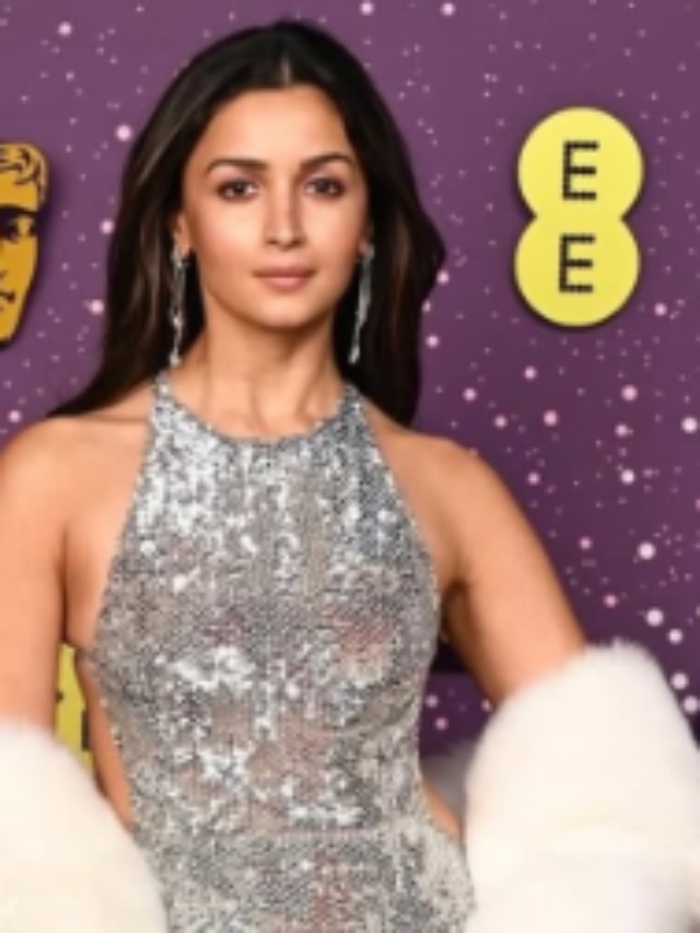 चांद-सितारों से 5 गुना ज्यादा खूबसूरत लगीं आलिया भट्ट,देखें फोटोज