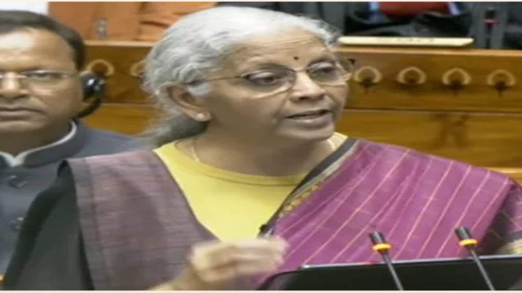 वित्त मंत्री निर्मला सीतारमण ने लोकसभा में पेश किया बजट 2026, मध्यम वर्ग को टैक्स राहत नहीं, दवाएं सस्ती, STT में बढ़ोतरी