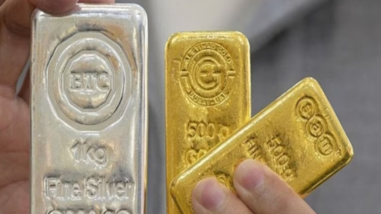 ईरान जंग के बीच सोना-चांदी में भारी गिरावट, चांदी 15,000 रुपये और सोना 8,000 रुपये सस्ता