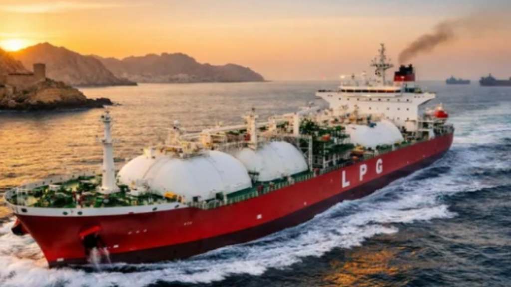 हॉर्मुज जलडमरूमध्य से सुरक्षित गुजरे भारत के दो LPG जहाज, 92,700 मीट्रिक टन गैस के साथ देश की ओर रवाना