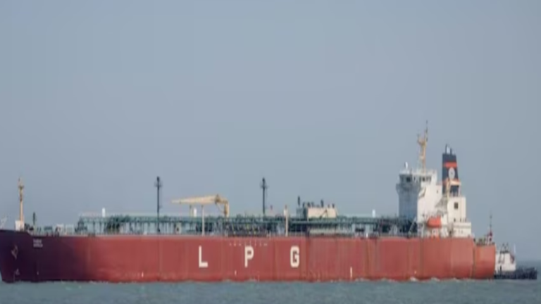 मिडिल ईस्ट जंग के बीच 2 भारतीय LPG टैंकरों ने पार किया होर्मुज स्ट्रेट