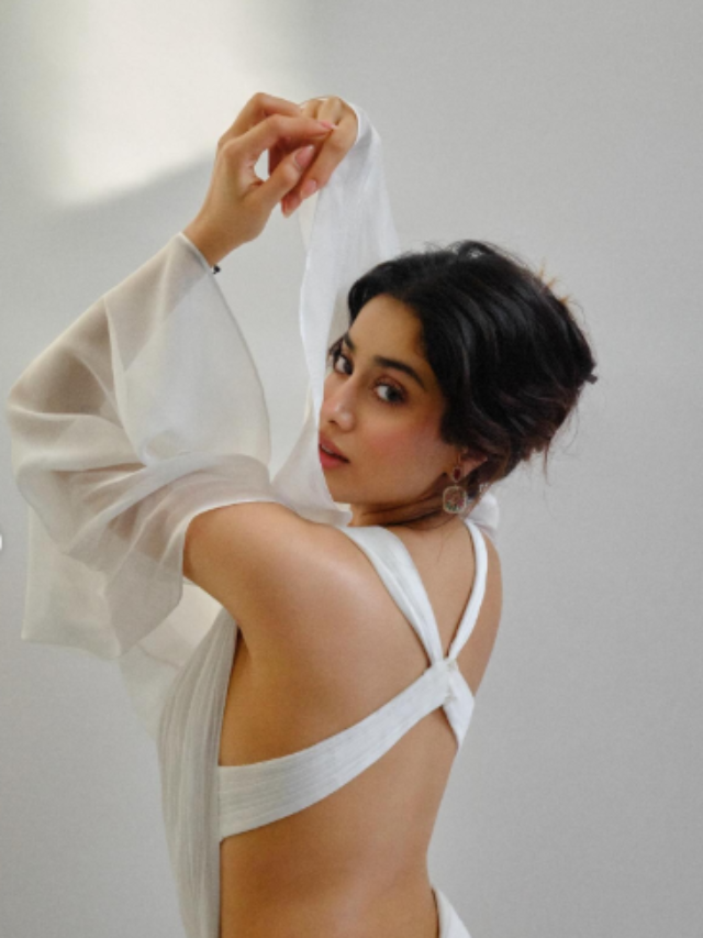 जाह्नवी कपूर की  सबसे खूबसूरत तस्वीरें, एक्ट्रेस के हुस्न पर फिदा ना हो जाएं तो कहना