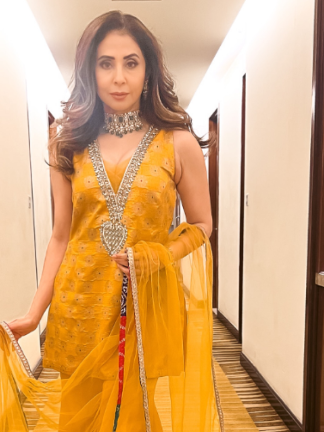 उर्मिला मातोंडकर की  तस्वीरें, 52 की उम्र में  भी एक्ट्रेस लगती  हैं फिट