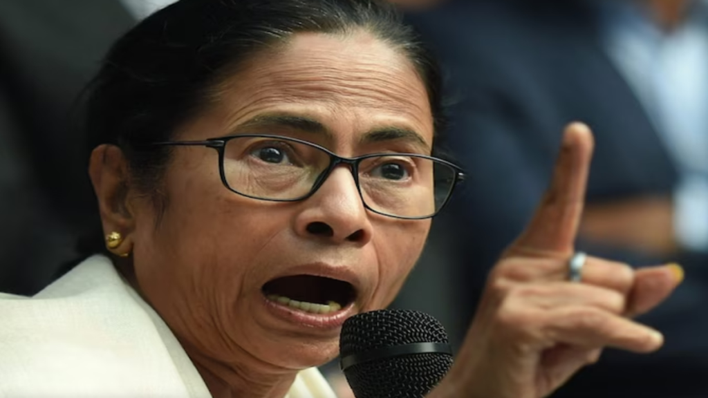 चुनाव आयोग पर ममता बनर्जी का तीखा हमला: ‘मेरी गाड़ी रोज चेक करो, पीएम की क्यों नहीं?’