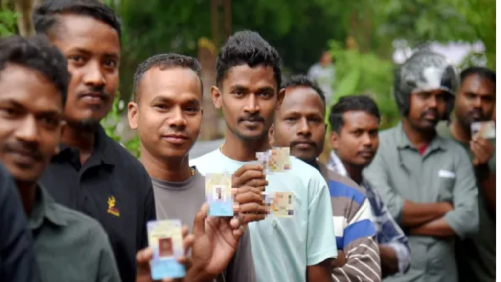 असम विधानसभा चुनाव 2026: सीएम हिमंत बिस्वा सरमा ने डाला वोट, तीन राज्यों में एक चरण में मतदान