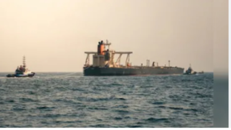 अमेरिकी नाकाबंदी के बीच चीनी टैंकर ने पार किया होर्मुज, ईरान-अमेरिका तनाव चरम पर