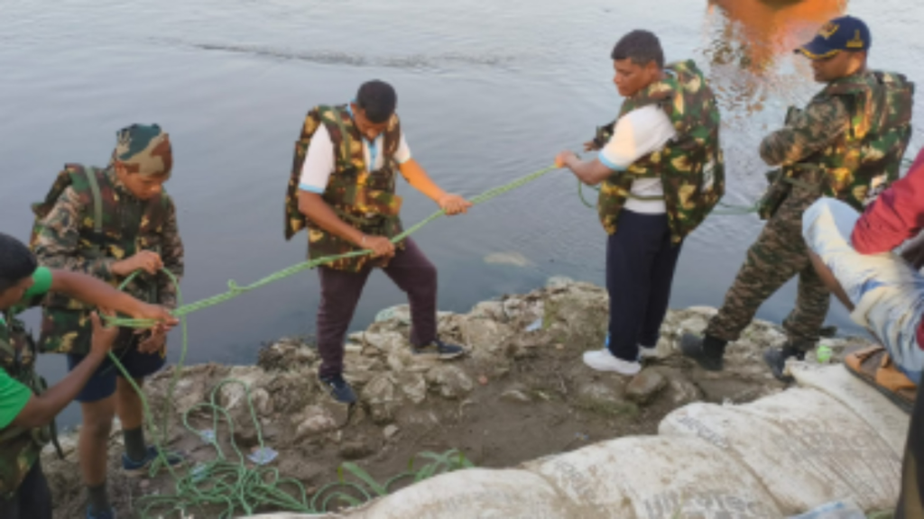 मथुरा नाव हादसा: 20 मोटरबोट के साथ यमुना में उतरे गोताखोर, सात श्रद्धालु अभी लापता