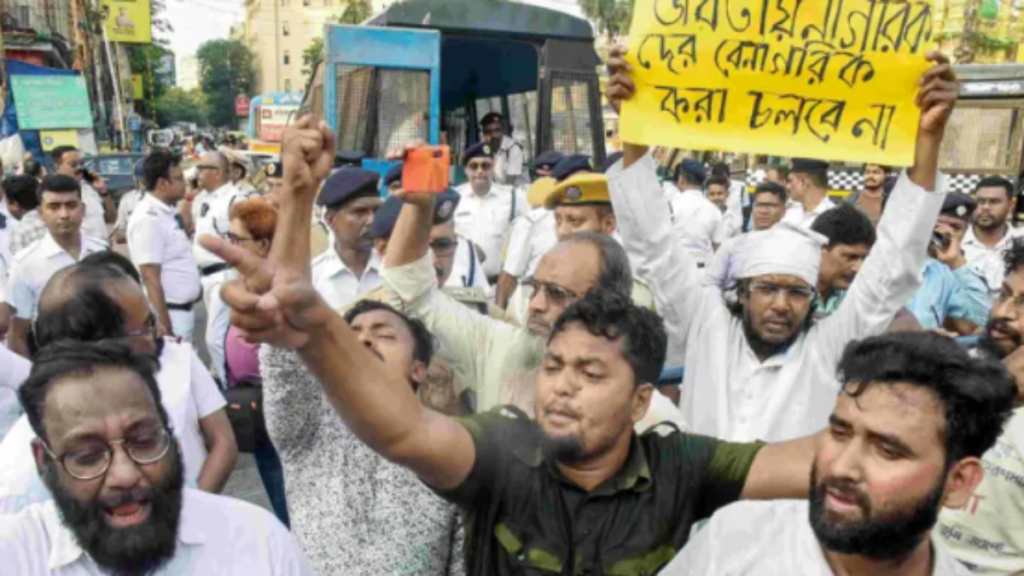 पश्चिम बंगाल में वोटर लिस्ट से 91 लाख नाम हटे, एसआईआर प्रक्रिया पर उठे सवाल और सफाई - Samachar Mirchi