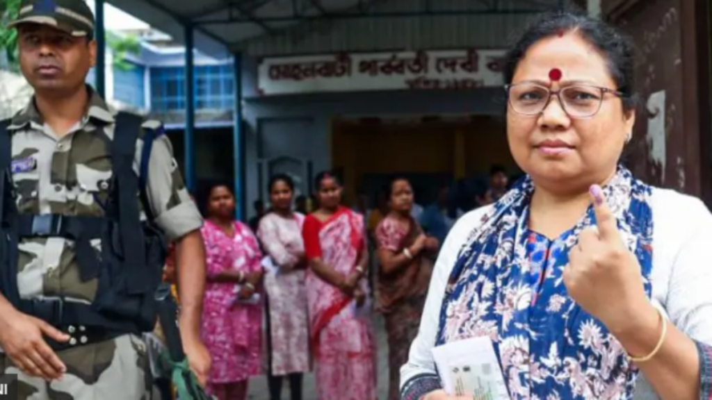 पश्चिम बंगाल चुनावः एसआईआर में जहां वोट सबसे अधिक कटे, वहां रिकॉर्ड वोटिंग के क्या हैं मायने - Samachar Mirchi
