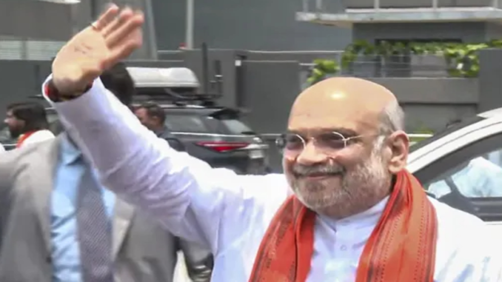 अमित शाह कोलकाता पहुंचे, आज होगा बंगाल के नए मुख्यमंत्री के नाम का एलान, बैठक पर सबकी नजर अमित शाह कोलकाता पहुंचे, आज होगा बंगाल के नए मुख्यमंत्री के नाम का एलान, बैठक पर सबकी नजर - Samachar Mirchi