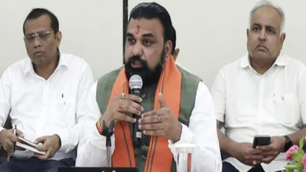 बिहार में ‘नो व्हीकल डे’ की तैयारी, सीएम सम्राट चौधरी ने PM मोदी की अपील पर उठाए कदम - Samachar Mirchi
