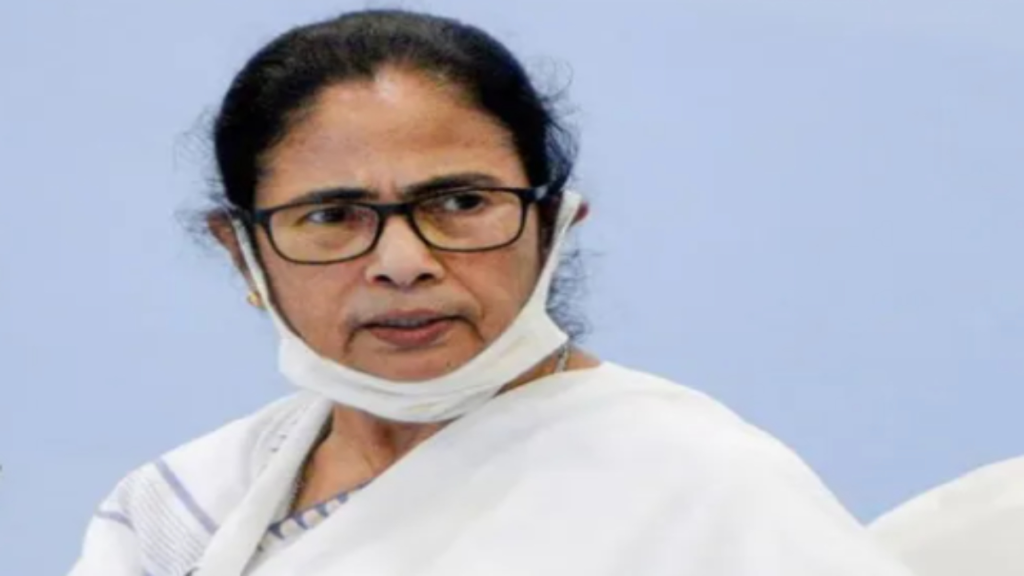 ममता को एक और झटका! TMC में टूट की आशंका, 12 सांसद  के BJP में शामिल होने की चर्चा - Samachar Mirchi