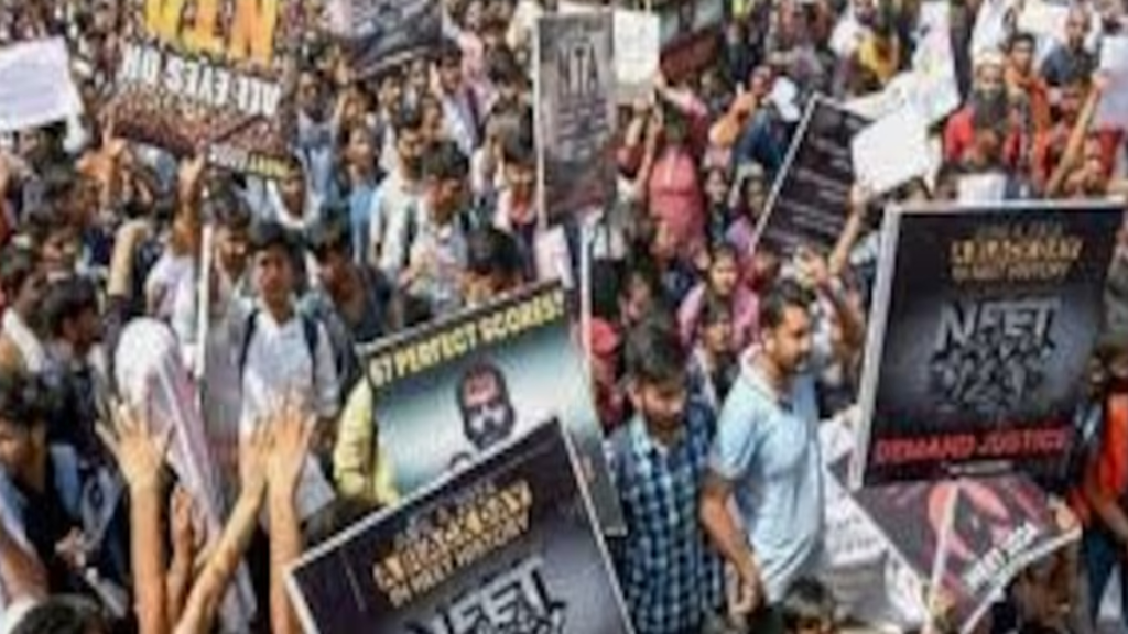 10 साल की जेल, बुलडोजर, 1 करोड़ जुर्माना… पेपर लीक के सौदागर क्यों नहीं डरे? 10 साल की जेल, बुलडोजर, 1 करोड़ जुर्माना… पेपर लीक के सौदागर क्यों नहीं डरे? - Samachar Mirchi