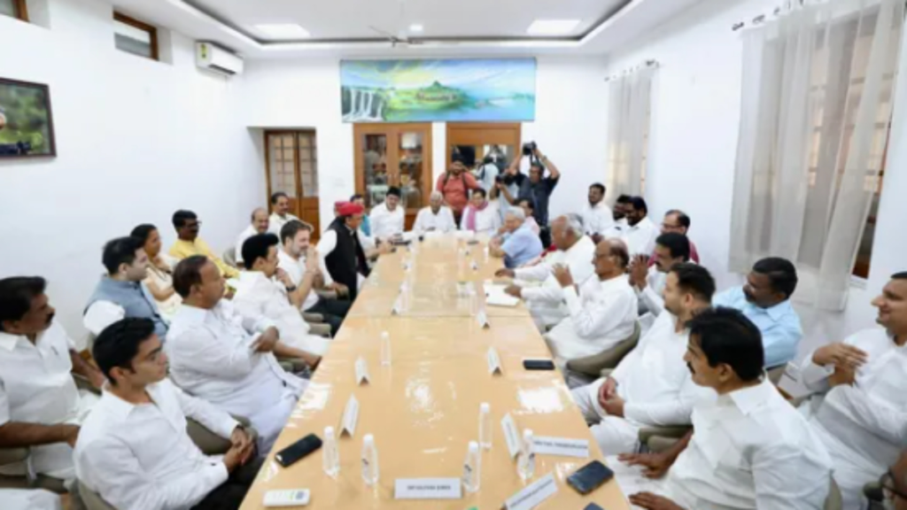 6 जून को INDIA गठबंधन की अहम बैठक, चुनावी झटकों के बीच ममता-राहुल की लंबी बातचीत - Samachar Mirchi