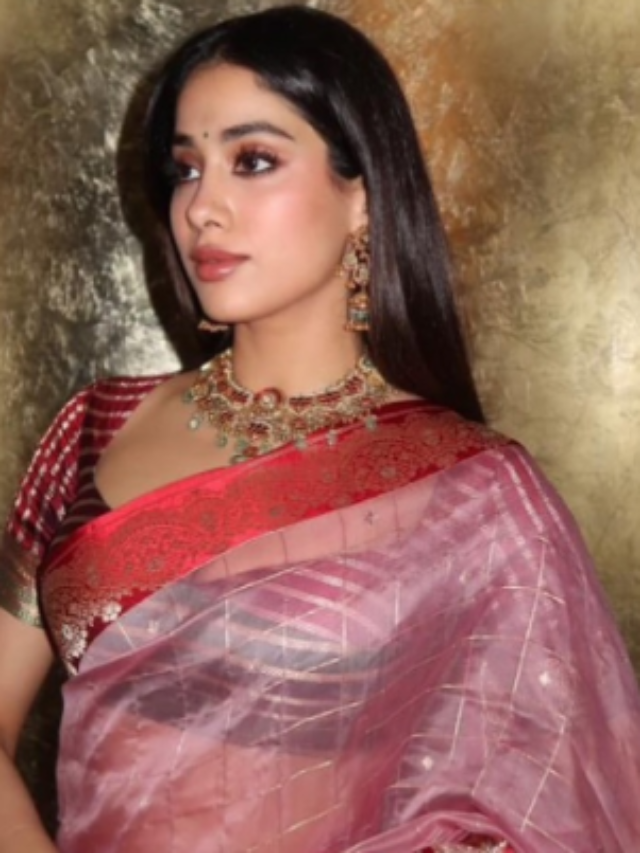 बला की हसीन हैं ‘पेड्डी’ एक्ट्रेस जाह्नवी कपूर, कातिल अदाओं से फैंस को कर देती हैं घायल, देखें फोटोज