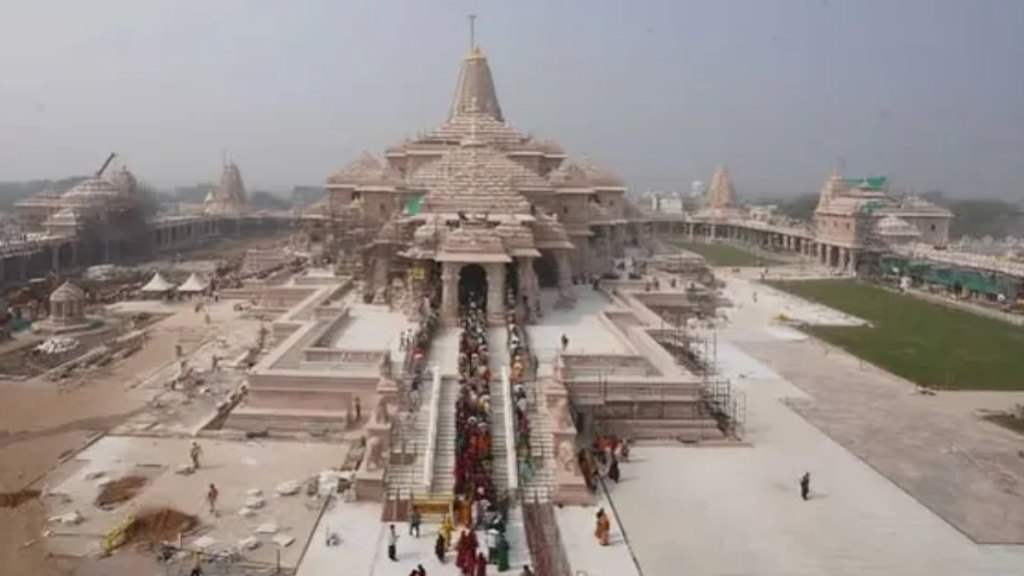 राम मंदिर चढ़ावा चोरी मामले में FIR दर्ज, 8 नामजद आरोपी, गबन और आपराधिक साजिश के आरोप - Samachar Mirchi