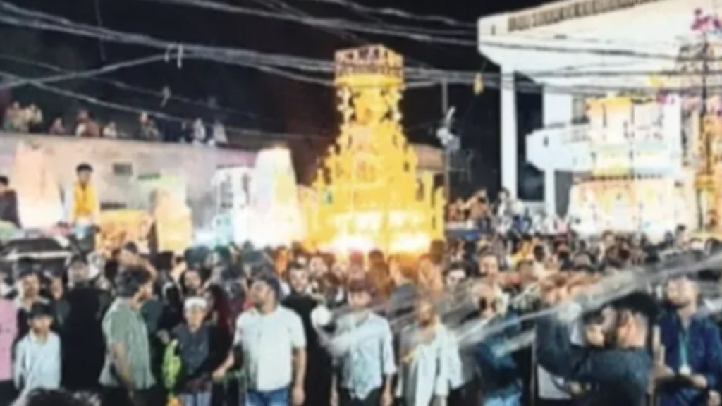 दतिया में 200 साल पुरानी परंपरा: मुस्लिमों द्वारा बनवाए मंदिर में हिंदू पुजारी करते हैं ताजियों का स्वागत - Samachar Mirchi