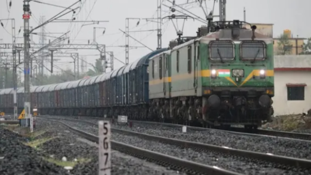 बिहार के किसानों के लिए बड़ी सौगात: अब ट्रेन से दूसरे राज्यों तक भेज सकेंगे फल और सब्जियां बिहार के किसानों के लिए बड़ी सौगात: अब ट्रेन से दूसरे राज्यों तक भेज सकेंगे फल और सब्जियां - Samachar Mirchi