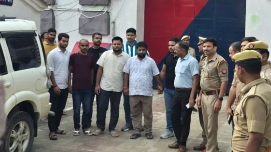 चढ़ावा चोरी: अनुकल्प ने 900 ग्राम सोना गलवाया, आज पुलिस बरामद करेगी नकदी चढ़ावा चोरी: अनुकल्प ने 900 ग्राम सोना गलवाया, आज पुलिस बरामद करेगी नकदी - Samachar Mirchi