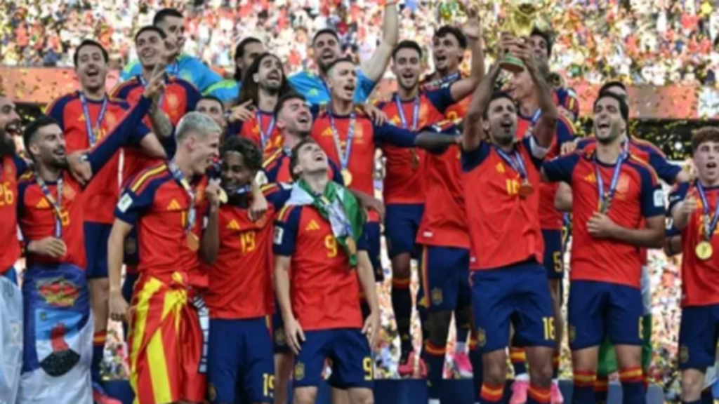 FIFA World Cup 2026: स्पेन बना विश्व चैंपियन, अर्जेंटीना को हराकर जीता खिताब FIFA World Cup 2026: स्पेन बना विश्व चैंपियन, अर्जेंटीना को हराकर जीता खिताब - Samachar Mirchi