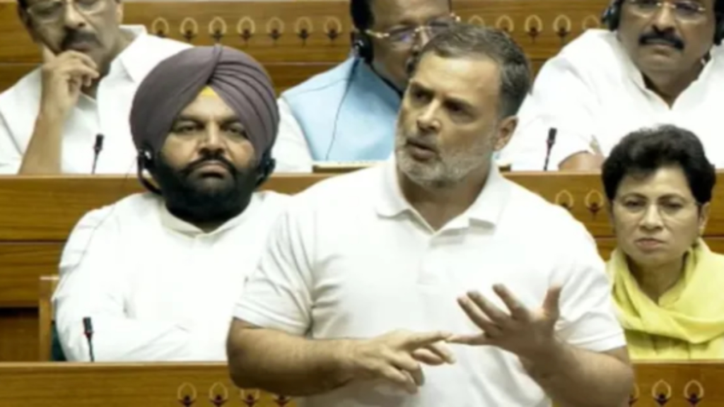 लोकसभा में राहुल गांधी के ‘इडियट’ शब्द पर हंगामा, बयान हटाने की मांग सत्ता पक्ष ने जताई आपत्ति - Samachar Mirchi