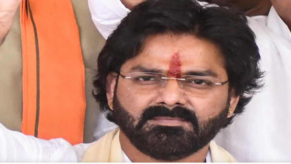 पवन सिंह को हुई बड़ी ‘बीमारी’? गुस्से में फेंकी रिपोर्ट, तेज प्रताप यादव ने लगाई जनसभा पवन सिंह को हुई बड़ी ‘बीमारी’? गुस्से में फेंकी रिपोर्ट, तेज प्रताप यादव ने लगाई जनसभा - Samachar Mirchi