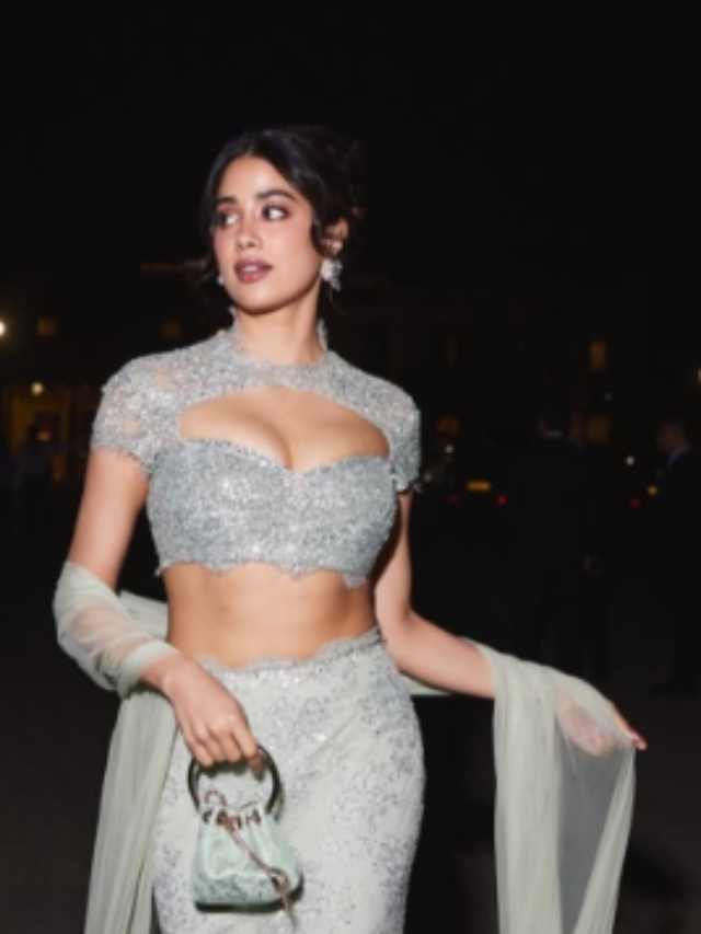 ट्रेडिशनल लुक में बला की खूबसूरत लगीं Janhvi Kapoor,  इंटरनेट पर ढाया कहर