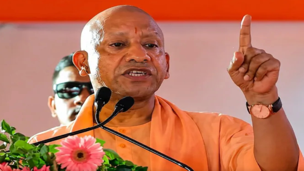लखनऊ, महोबा, हमीरपुर समेत कई जिलों में छात्र प्रदर्शन के बाद योगी सरकार सख्त लखनऊ, महोबा, हमीरपुर समेत कई जिलों में छात्र प्रदर्शन के बाद योगी सरकार सख्त - Samachar Mirchi