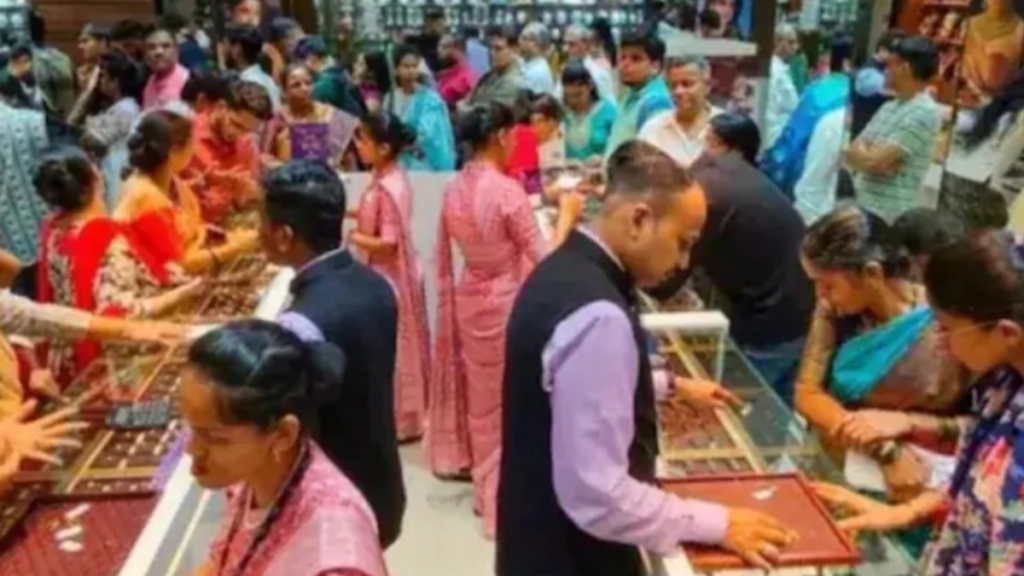 Gold-Silver Rate: चांदी हाई से ₹1.88 लाख सस्ती, सोने के दाम में भी जोरदार उछाल - Samachar Mirchi