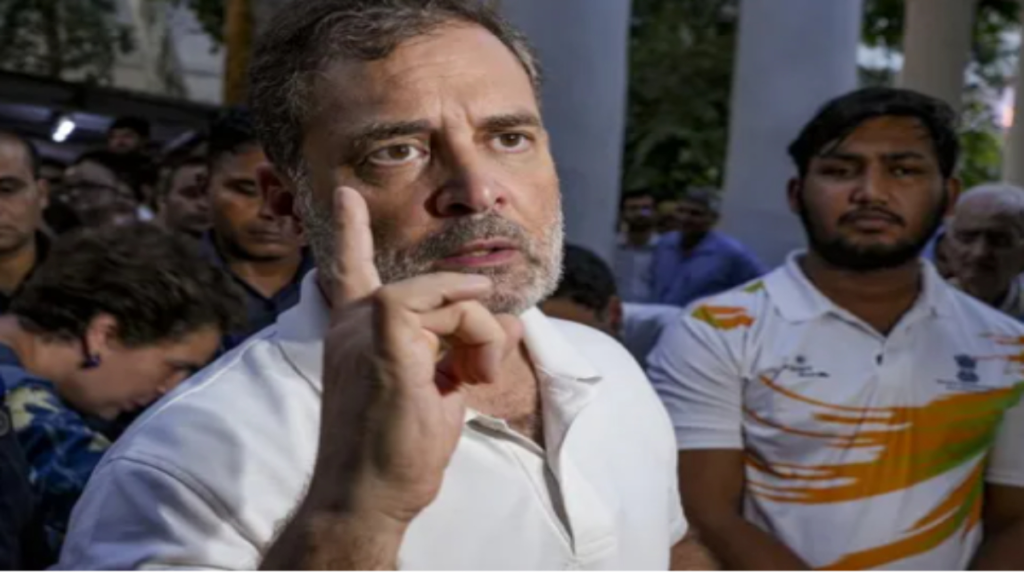 CJP आंदोलन के बाद कांग्रेस ने बदली युवा रणनीति, राहुल गांधी के धरने से दिखी नई राजनीतिक दिशा CJP आंदोलन के बाद कांग्रेस ने बदली युवा रणनीति, राहुल गांधी के धरने से दिखी नई राजनीतिक दिशा - Samachar Mirchi