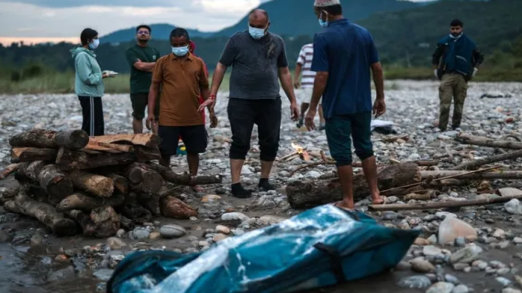 नेपाल बाढ़ में मृतक संख्या 810 पहुंची, 275 भारतीयों समेत 3048 नागरिक लापता नेपाल बाढ़ में मृतक संख्या 810 पहुंची, 275 भारतीयों समेत 3048 नागरिक लापता - Samachar Mirchi