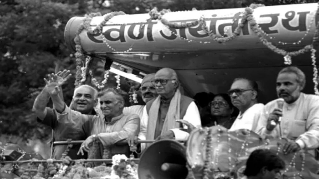 नरेंद्र मोदी का सफर: 13 साल मुख्यमंत्री औऱ 12 साल से प्रधानमंत्री नरेंद्र मोदी का सफर: 13 साल मुख्यमंत्री औऱ 12 साल से प्रधानमंत्री - Samachar Mirchi